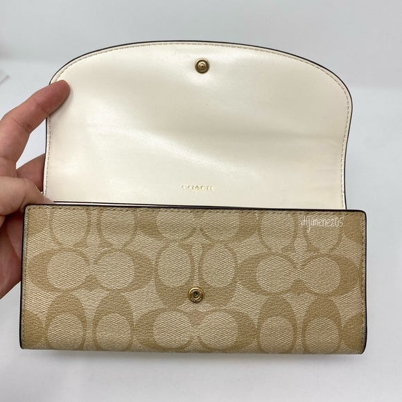 NWT Coach Wallet - Picture 4 of 8